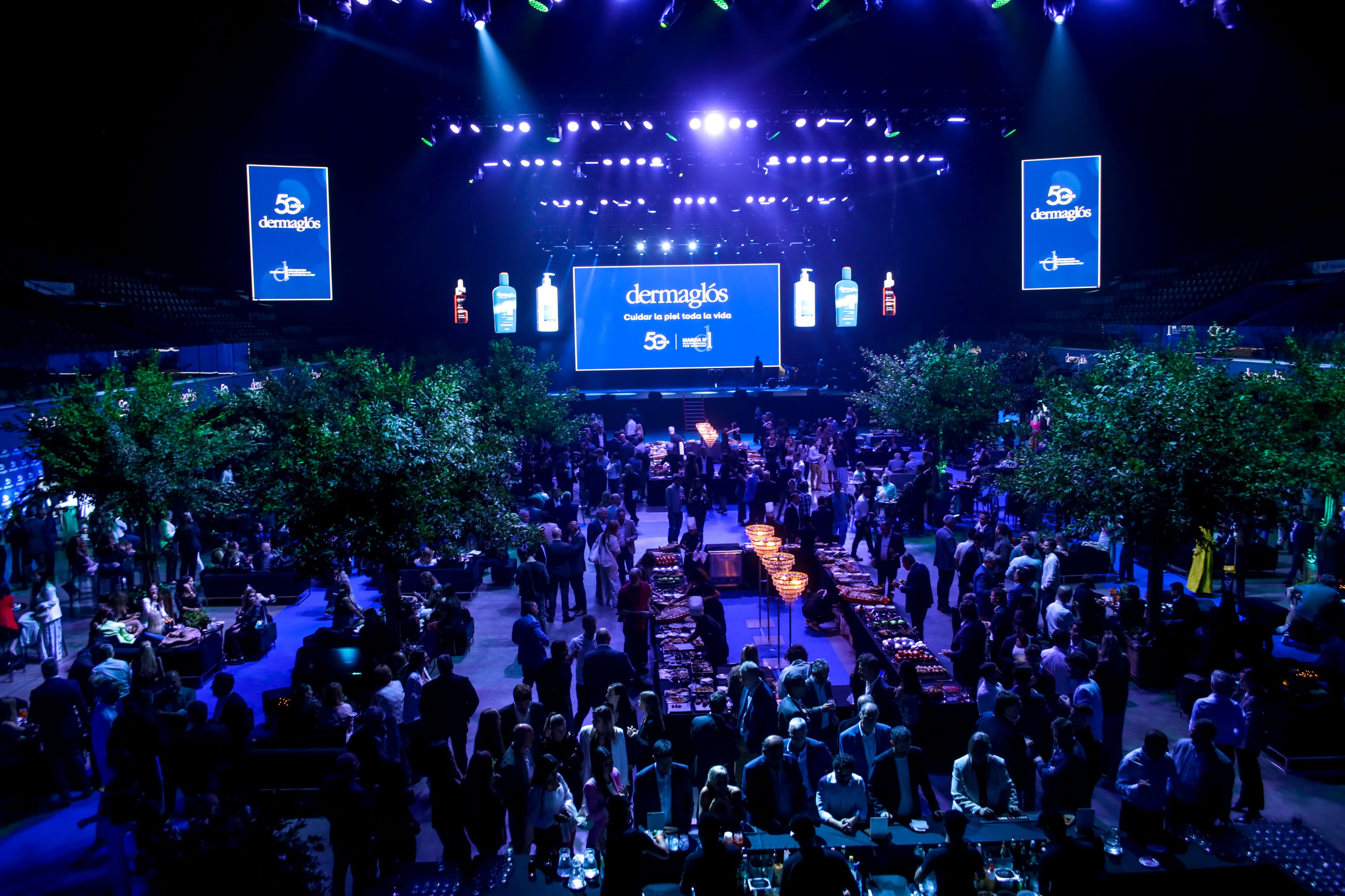 Dermaglos 50 Aniversario Movistar Arena